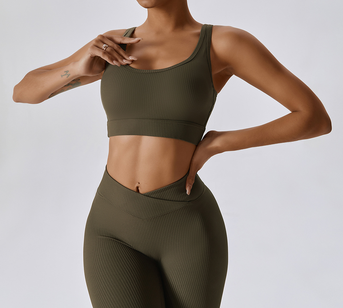 6 Model Display-BWX8056-1-Olive Green-1 (5).jpg