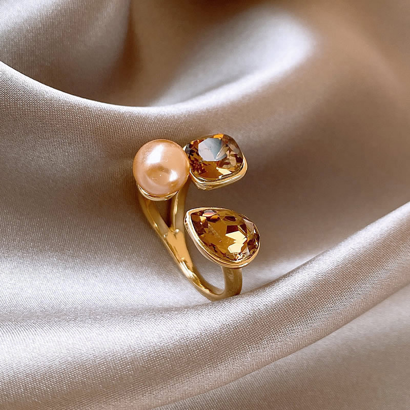 Zirconia-set rhombus-shaped iris flower wide open ring, vintage retro ring, retro light luxury elegant jewelry