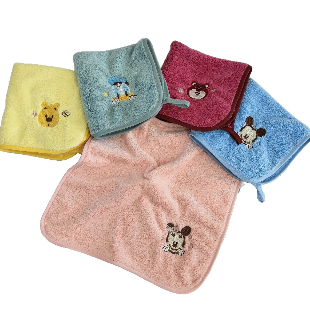 Toalla cuadrada para bebés bordada caricatura coral toallas de peluche absorbente suave secado rápido toallas de lavado de la cara para jardín de infantes