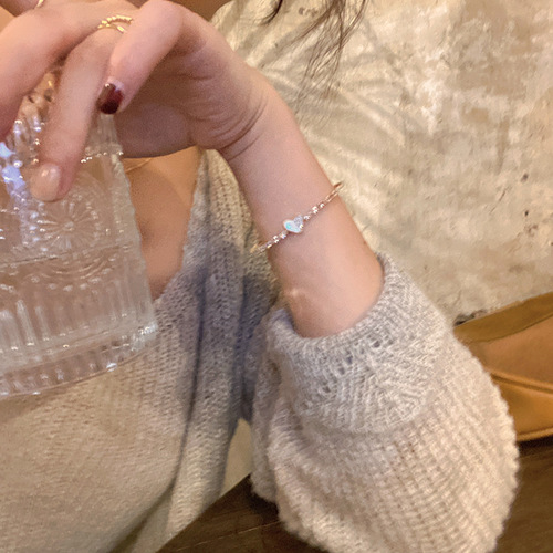 Love bracelet girls ins niche design opening light luxury high-end hand jewelry bestie simple new year