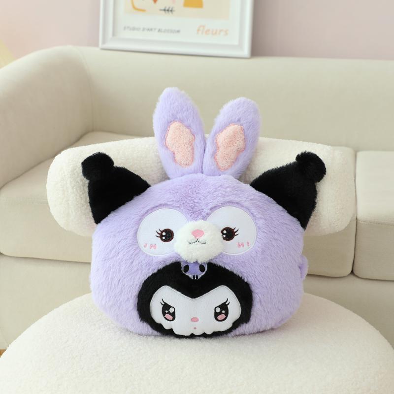 작은 악마가 룰루 자동차 머리 받침으로 변신