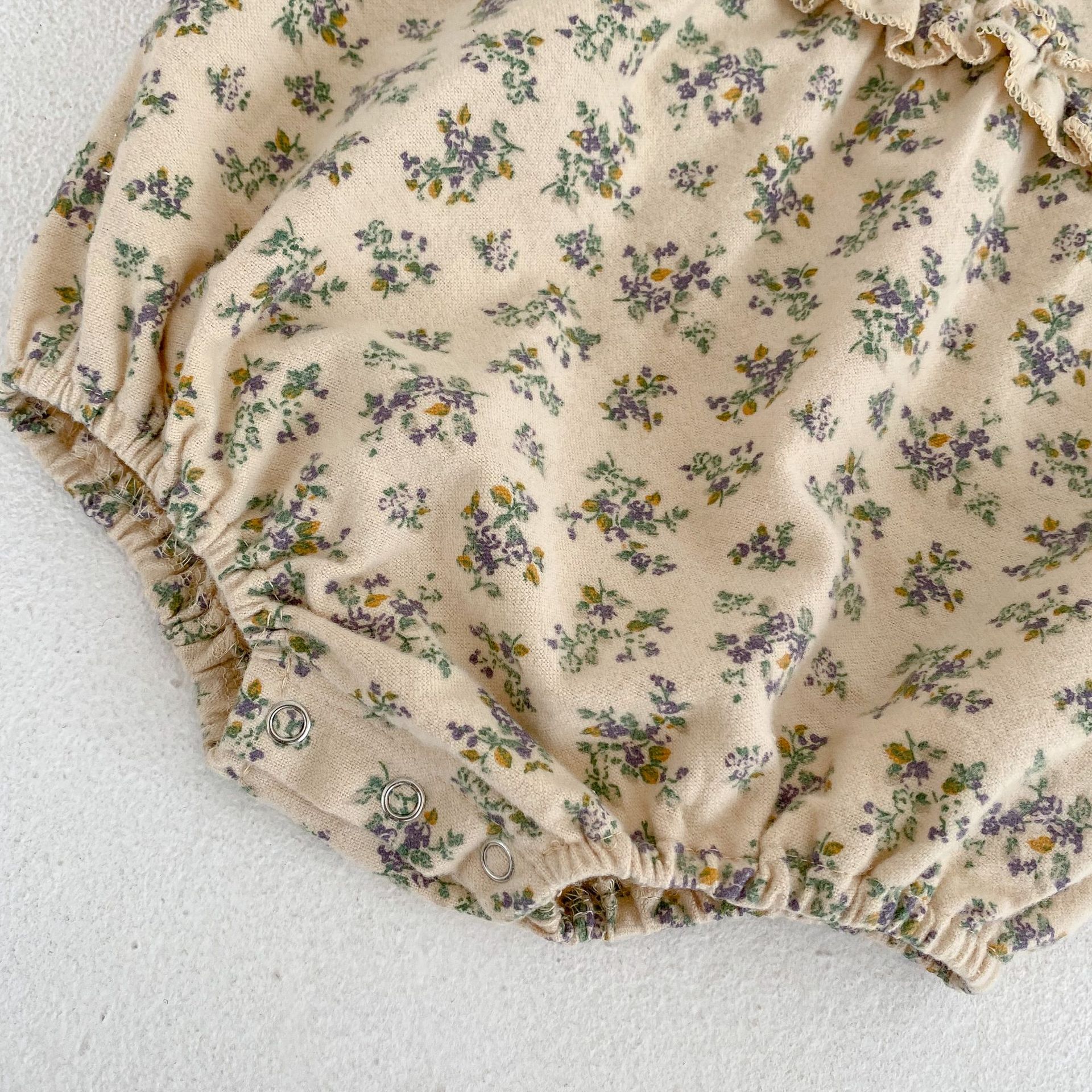 Ins 2024 spring clothing for baby girls, infants young children, broken flowers and trees, ear collar, long sleeved_voghion.com