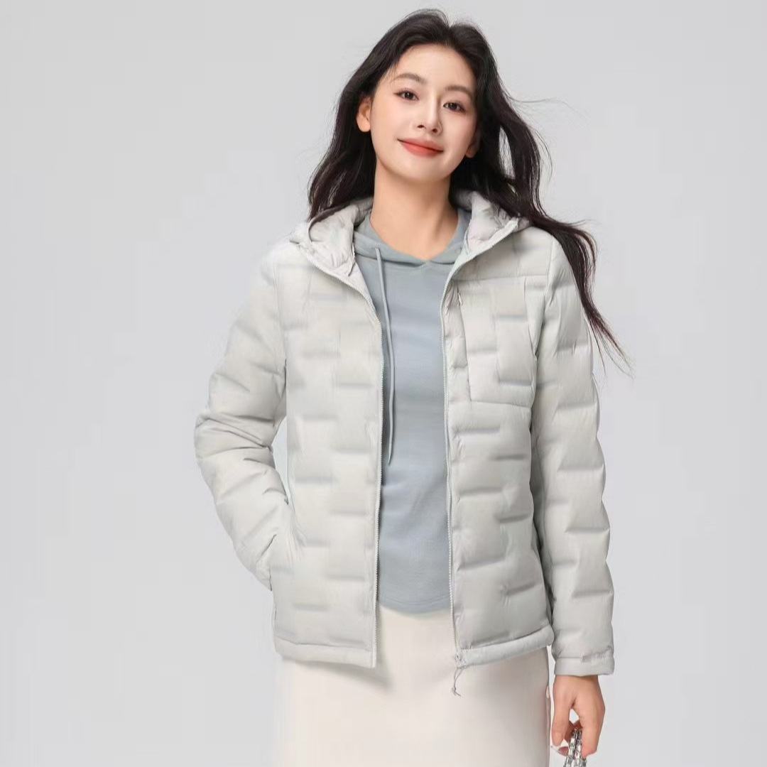 Pinghu 90 chaqueta de plumón blanca ligera para mujeres otoño y invierno 2025 estilo de moda casual chaqueta cálida encapuchada