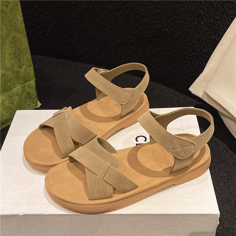 2025 primavera y verano nuevas sandalias de tendón de tauro para mujeres sandalias casuales cómodas velcro tacones bajos zapatos romanos suaves al por mayor