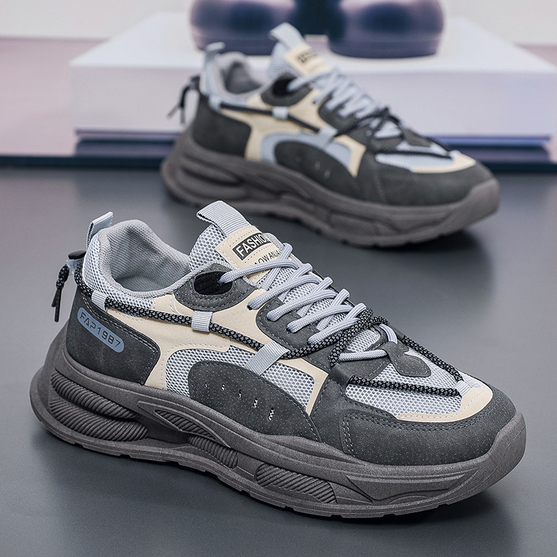 Nuevos zapatos masculinos en primavera, zapatos deportivos con superficie de malla transpirable, tendencia masculina, 100 zapatos de tablero de aumento, zapatos de papá para correr casualmente