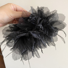 [夏の花] 黒い羽のヘアクリップ、フェミニンでファッショナブルな国民的トレンドのヘアクリップ、ネットセレブのホットスタイルの妖精の帽子サメクリップ