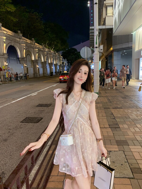 鱼兔子的兔子 收腰气质法式连衣裙女2025秋季穿搭新款v领漂亮裙子|undefined
