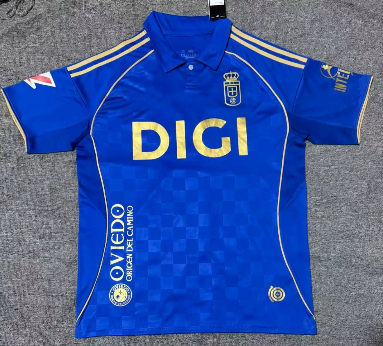 Футбольная футболка, разные клубные дизайны (Atlanta, Barcelona, Lisbon, South Africa), размеры S–XXL