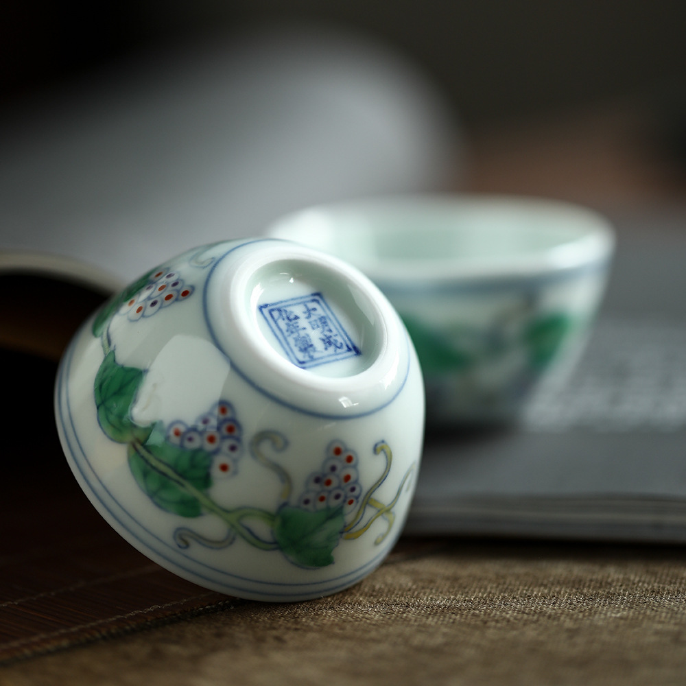 景德镇文革厂货陶瓷 手绘青花斗彩花卉葡萄果实茶杯 主人杯 功夫