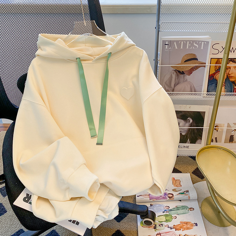 Heavyweight cotton hooded sweatshirt jacket for women, new autumn 2023 style, faux two-piece design, three-dimensional heart-shaped loose top.