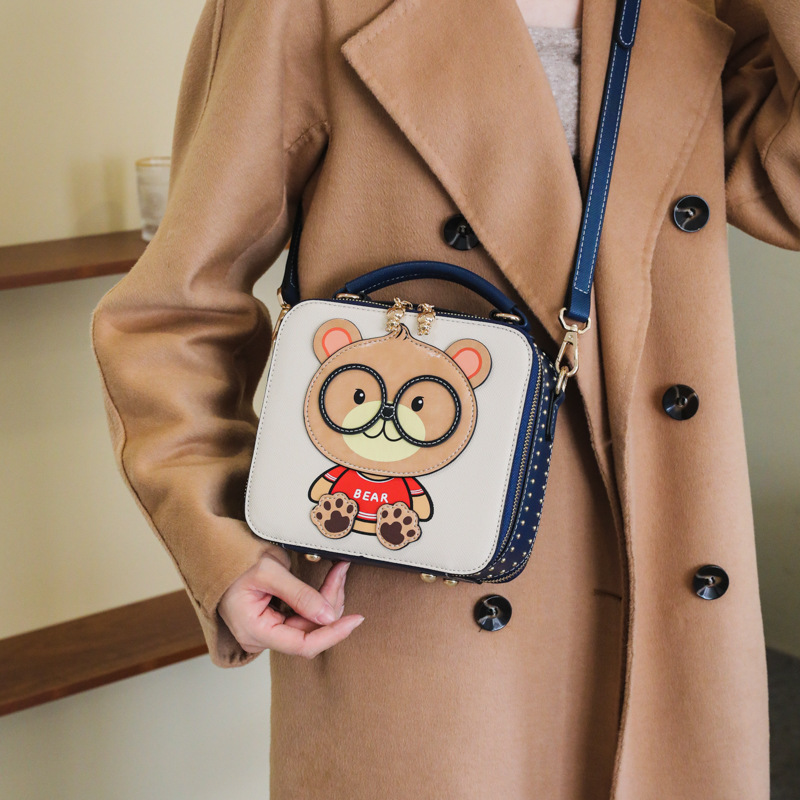 Bags for Women, New Autumn and Winter Styles, Simple, Fashionable and Cute, Bear Handbags, Shoulder Bags, Crossbody Bags, Cartoon Style Small Square Bags