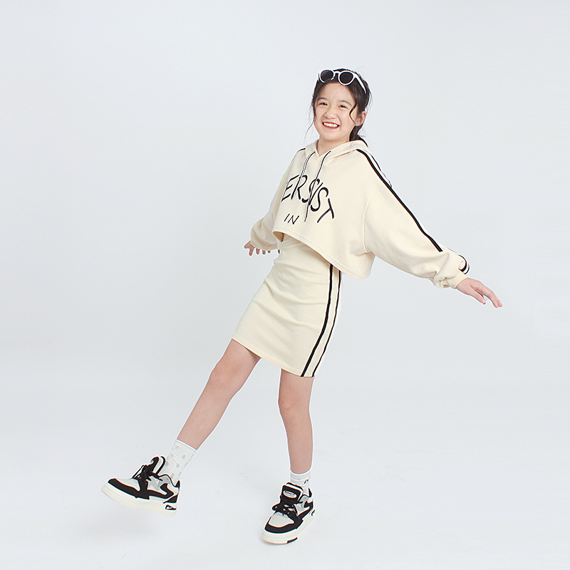 Primavera nueva ropa para niños traje de vestir para niñas mediano y grande moda para niños deportes conjunto de dos piezas traje para niños al por mayor