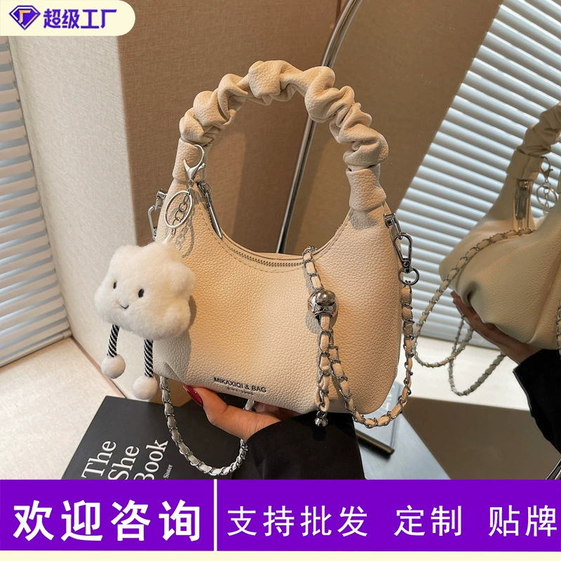 Корейская популярная складчатая маленькая сумка для сумок 2025 лета новая модная сумка для плеча простота нишевой сумочки для женщин