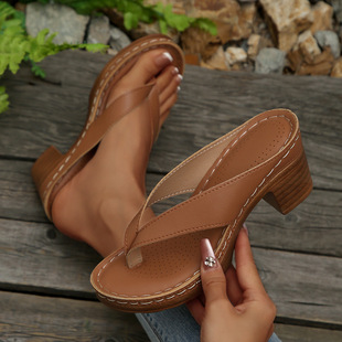 2025 Foreign Trade Summer New Women's Thong Wedge Slippers Cross-Border Large Size Round Toe Thick Heel Casual Thong Slippers