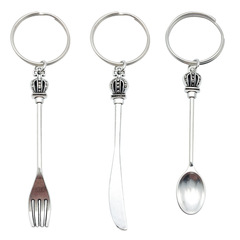 国境を越えて洋食の王冠のナイフとフォークのスプーンの食器のペンダントのキーホルダーのリュックサックのアクセサリーのキーホルダーのペンダントの卸売りを提供します。