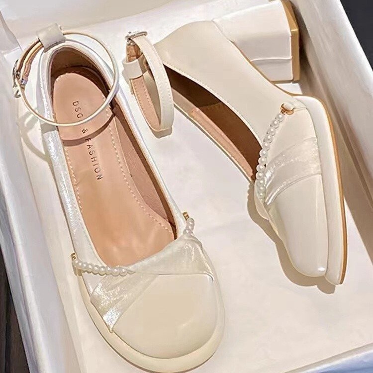 26 new pearl Mary Jane shoes with chunky heels for women, autumn new round-toe buckle high heels, available for purchase in physical stores 26 new pearl Mary Jane shoes with chunky heels for women, autumn new round-toe buckle high heels, available for purchase in physical stores