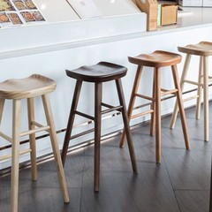 北欧無垢材バーチェアバーチェアホームチェアハイスツール携帯電話ショップスツールモダンシンプルなバーチェアバースツール