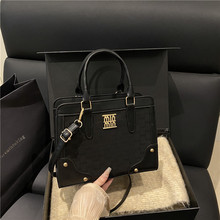 唯美拼接时尚气质斜挎字母复古大容量休闲2025新款潮单肩小方包