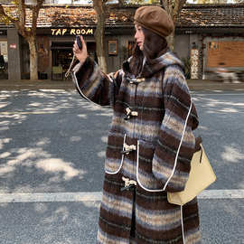 实拍格子毛呢大衣女长款2025冬连帽加厚韩系超好看呢子牛角扣外套