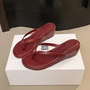 Flip-flops women wear 2025 summer new solid color fashion comfortable thick bottom beach sandals wholesale