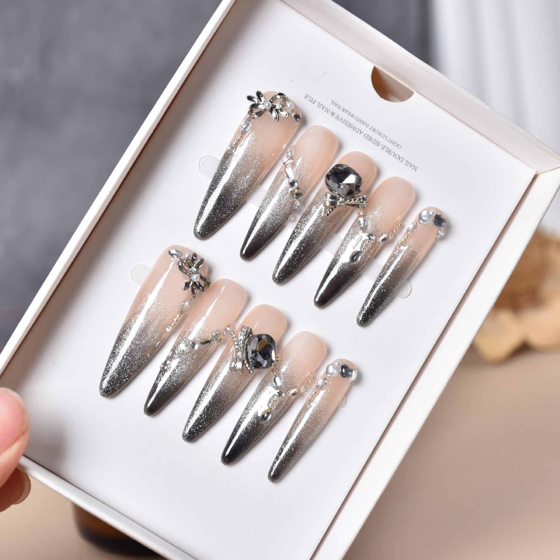 Armadura de vestir hecha a mano, uñas de vestir para perros finos, extraíble, de alta gama, lujo negro, uñas de diamantes brillantes, largas terminadas