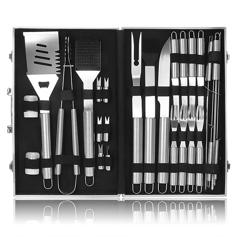 Amazon Venta caliente de acero inoxidable caja de aluminio para hornear juego de 26 piezas BBQ al aire libre para el hogar herramienta de barbacoa juego de combinación