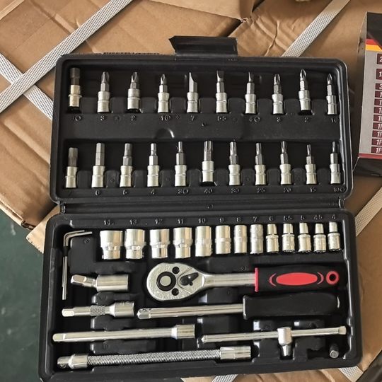 Hardware tools 46-piece socket screwdriver ratchet wrench toolbox car home repair tool suit