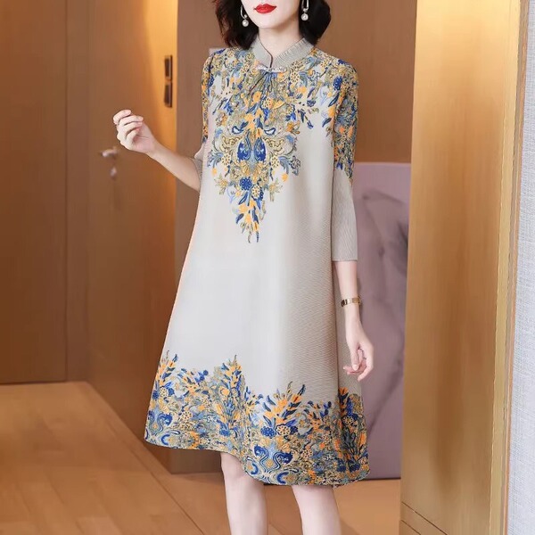 Spring retro cheongsam