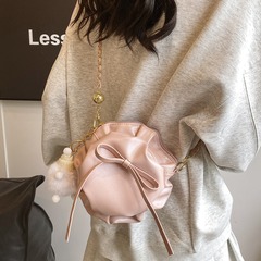 2024韓系百搭單肩包時尚簡約斜挎小包包女夏天休閒褶皺雲朵小圓包