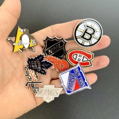 新商品アメリカアイスホッケーNHLブローチ個性金属襟元バッジアルファベットピン服リュックサックアクセサリー