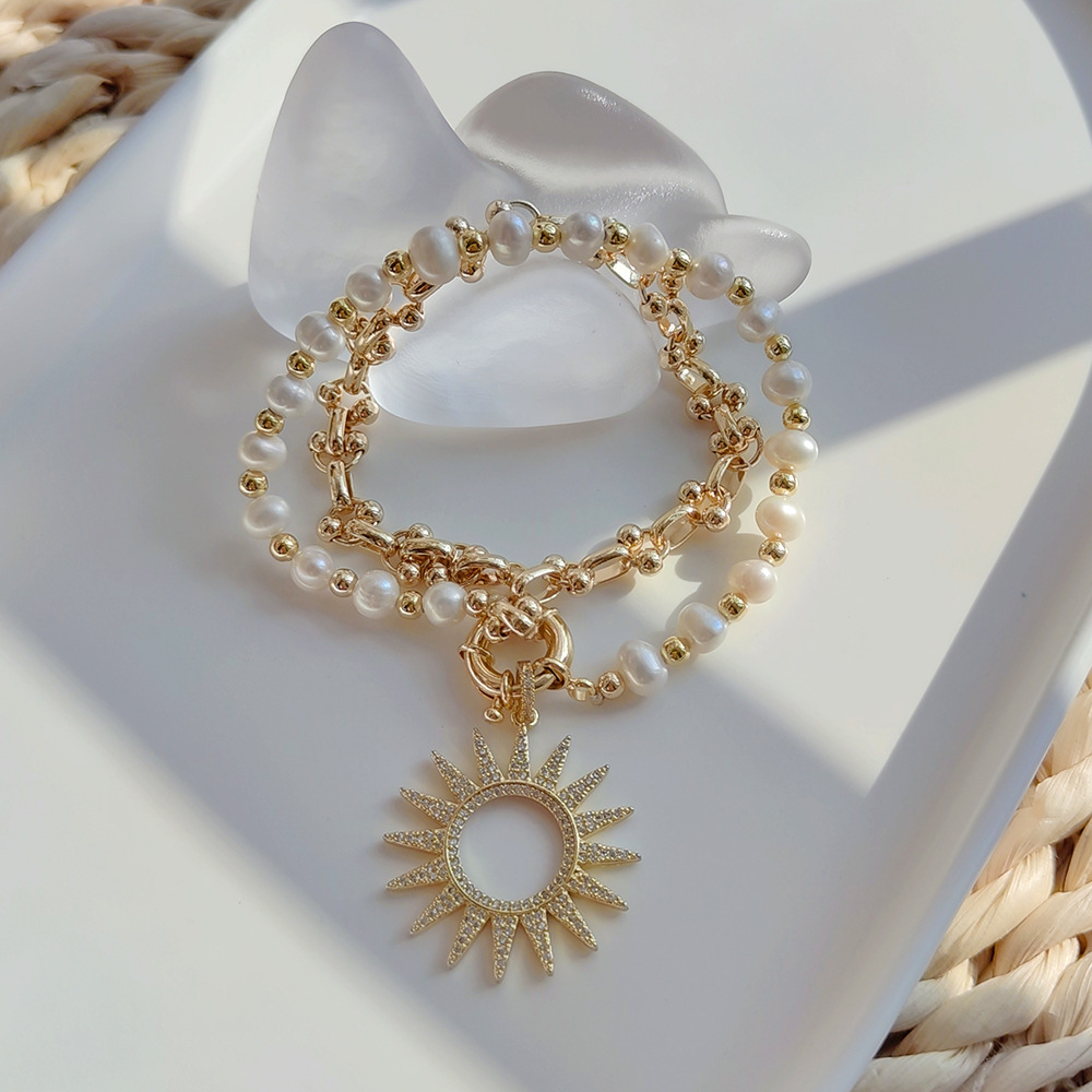 32g Weight Rhinestones, Freshwater Pearl Inlay Material Pendant Necklace Classification Simple Style Sun Copper Plating Inlay Rhinestones Freshwater Pearl Women's Pendant Necklace