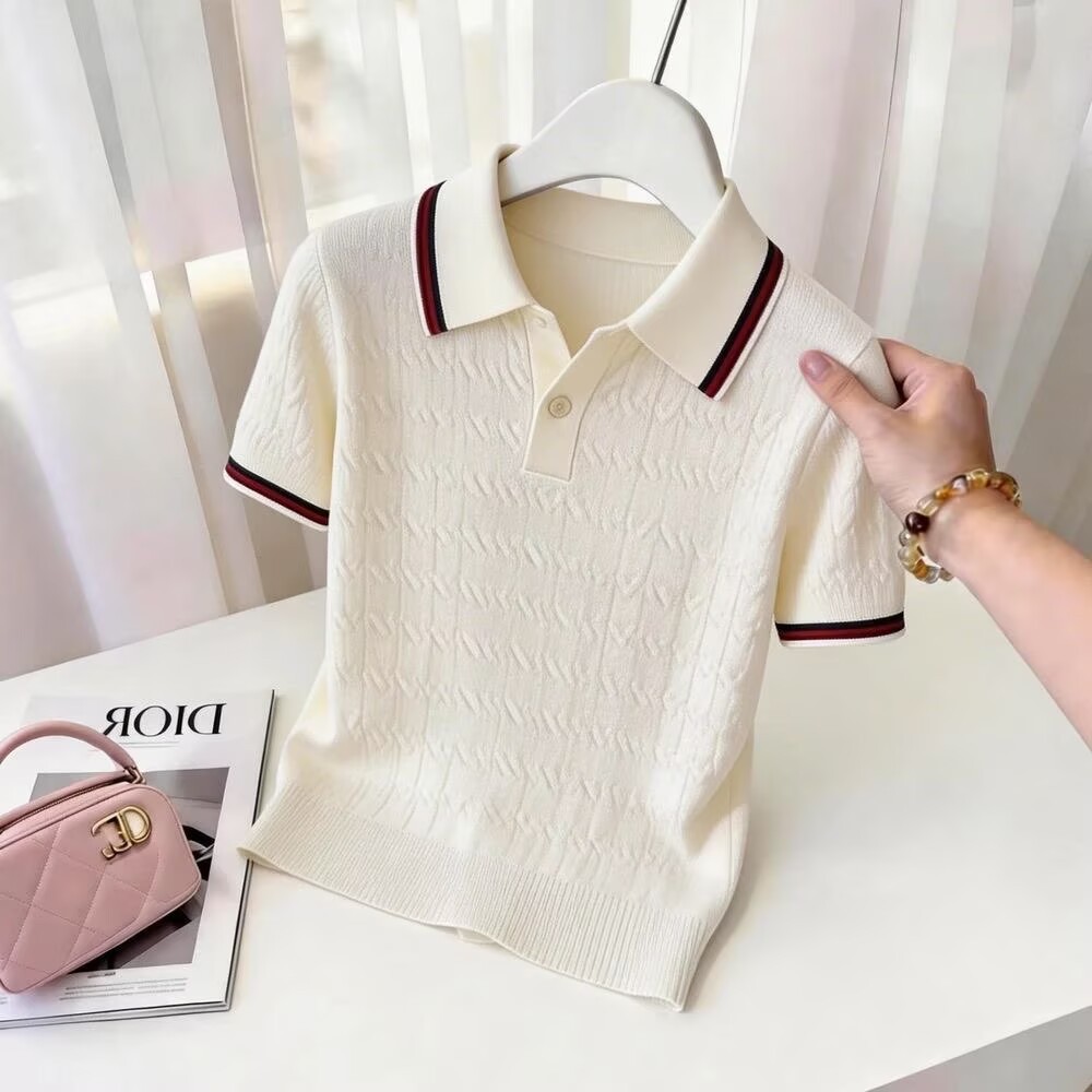 Áo thun ngắn tay cổ lật phối màu, dệt kim nhẹ, form ôm nhẹ — trắng chi tiết 2
