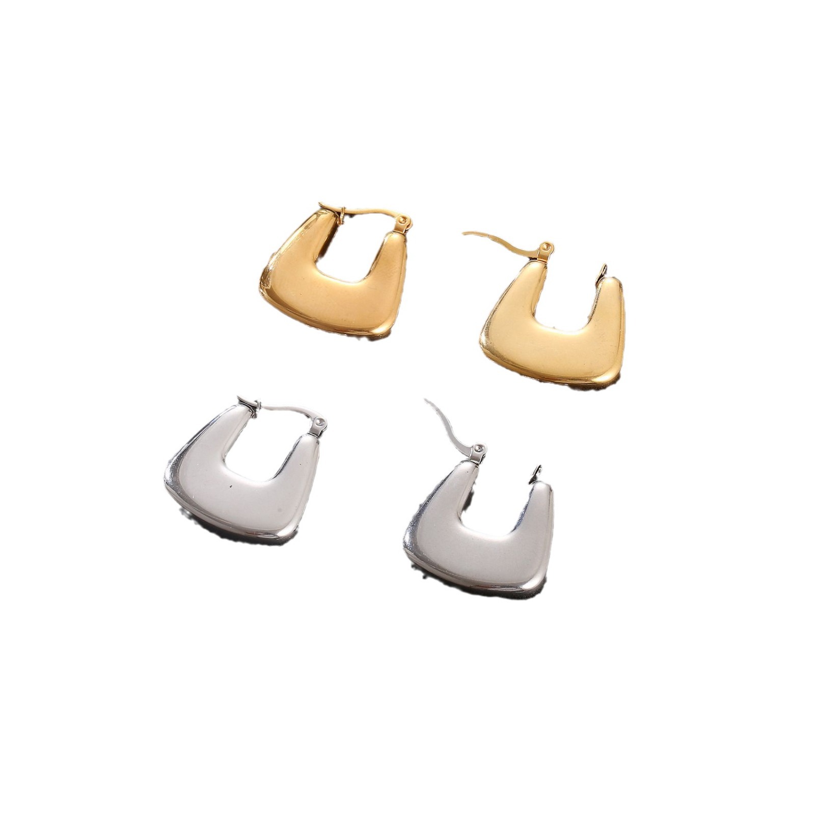 18K Horno De Oro galvanoplastia hebilla de oreja hueca de acero de titanio de las mujeres pendientes huecos de acero inoxidable estilo ins tendencia de la moda europea y americana