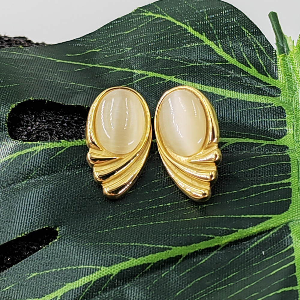 Stainless Steel Material Wings Pattern Women's Gender Inlay Design 1 Pair Elegant Wings Inlay Stainless Steel Cat's Eye Stone Ear Studs
