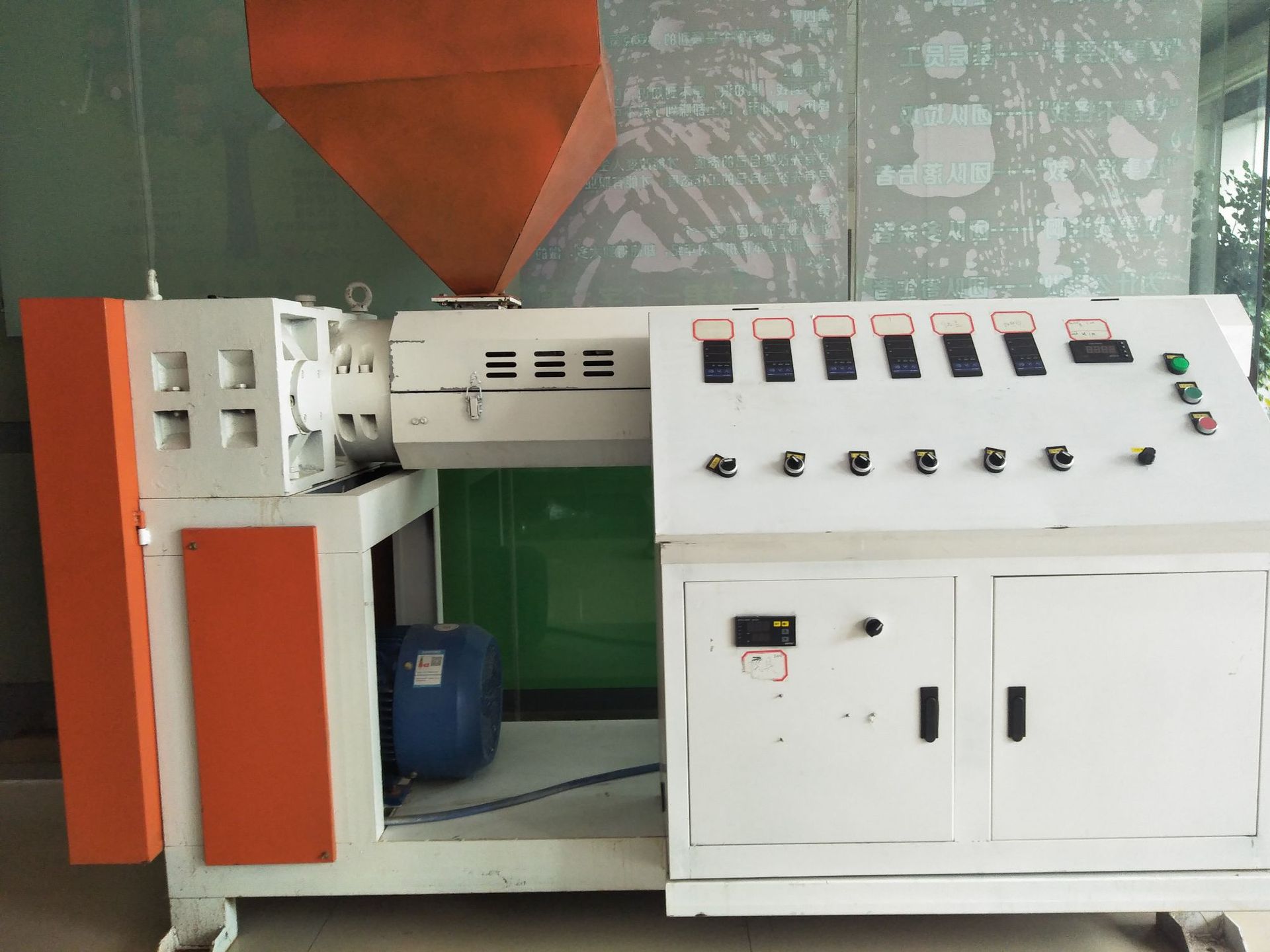 厂家直销优质小型发泡挤出机主机