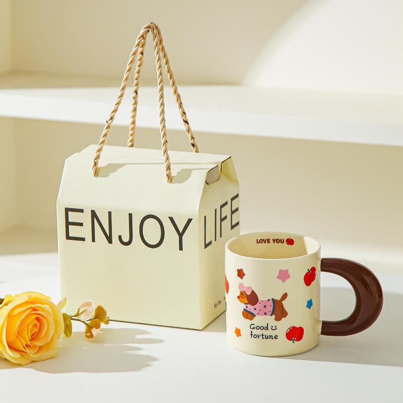 Taza de perro de salchicha para chicas lindas tazas de agua caseras nuevas tazas de café de desayuno de pareja de cerámica 2025