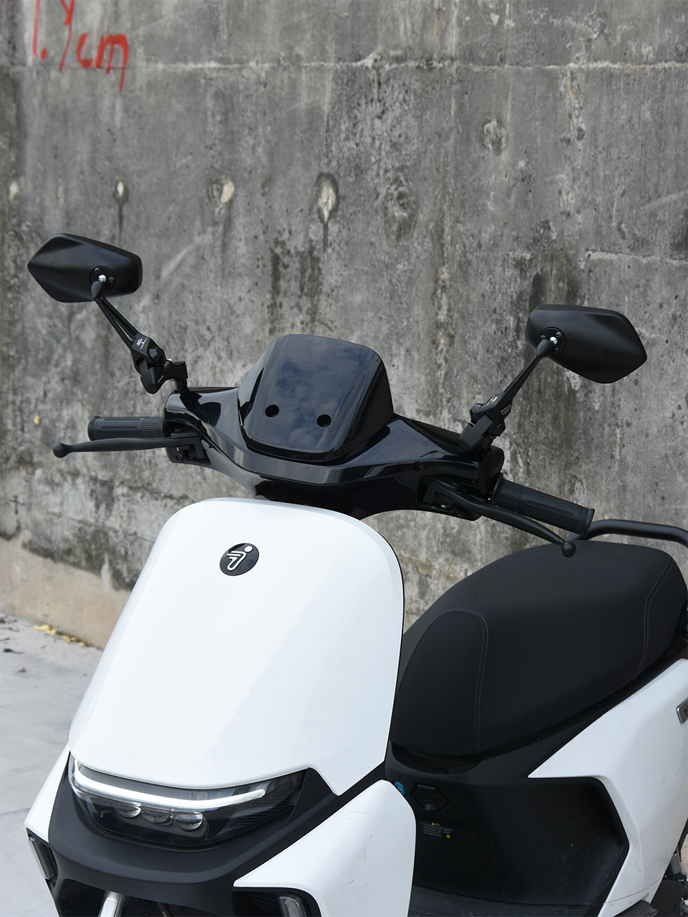 Suitable for No.9 M95C/F90m/M85c Mavericks u2 Motorcycle Electric Vehicle Aos3 Rearview Mirror Modification Mirror