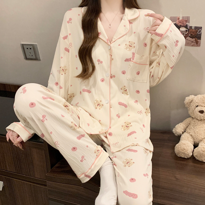 蝶結びのさくらんぼのプリントの女性のパジャマの春と秋の新型のカーディガンの長袖のズボンの部屋の服のスーツは実際に卸売りをたたきます。|undefined
