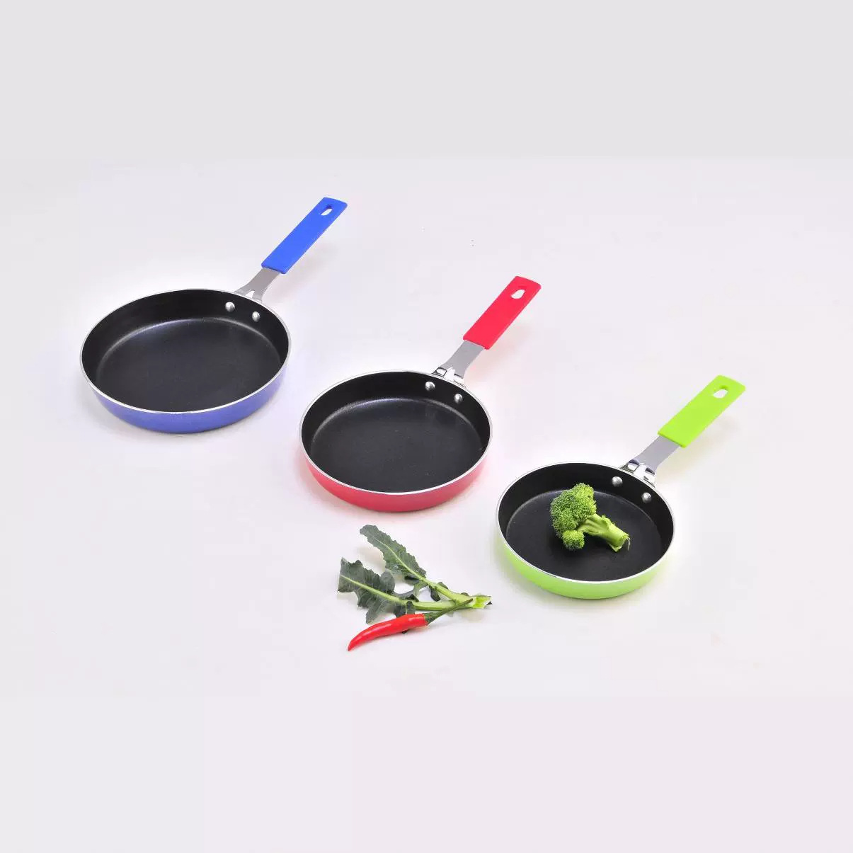 Mini pequeña sartén huevo pan 12cm colorido 14cm lindo utensilios de cocina 16cm al por mayor