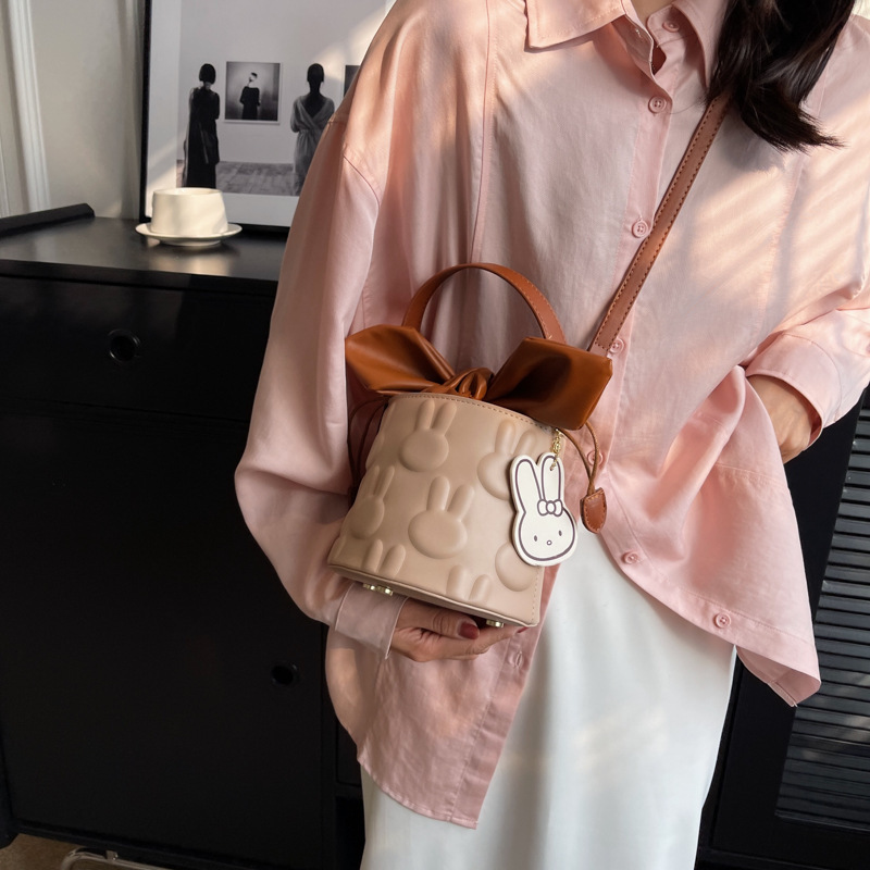 Bucket Bag Image 5
