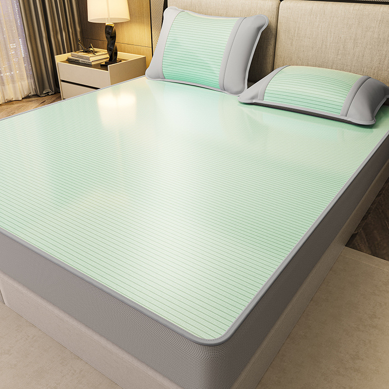 Nueva capa de cama de seda de hielo de verano de clase A 2025 nueva cubierta protectora de colchón todo incluido sábana cubierta de cama de tres piezas