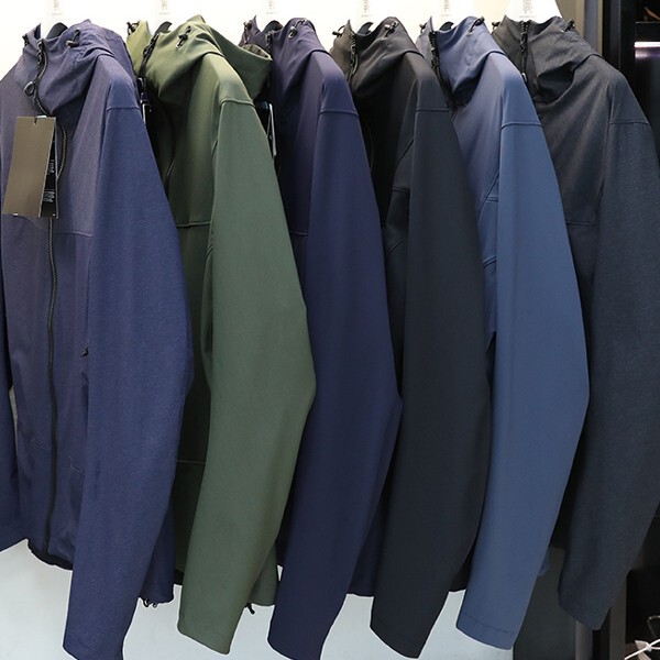 Outdoor Birds! on Sale 2600+ Soft Shell Series Technology Waterproof Breathable Four-Way Elastic Quick-Drying Jacket