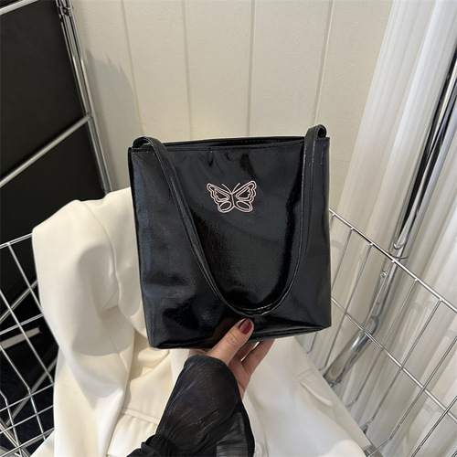 Large-capacity fashion casual bag  soft leather summer new style single shoulder armpit bag bucket bag for women commuting