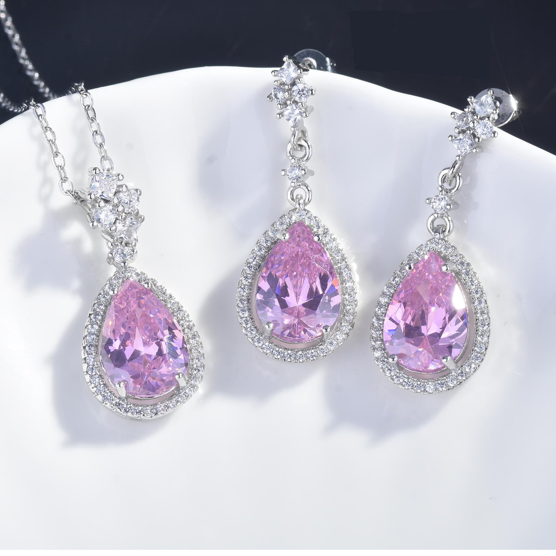 New Lucky Yellow Diamond Set Argyll Pink Diamond Pendant Topa Blue Earrings display picture 4