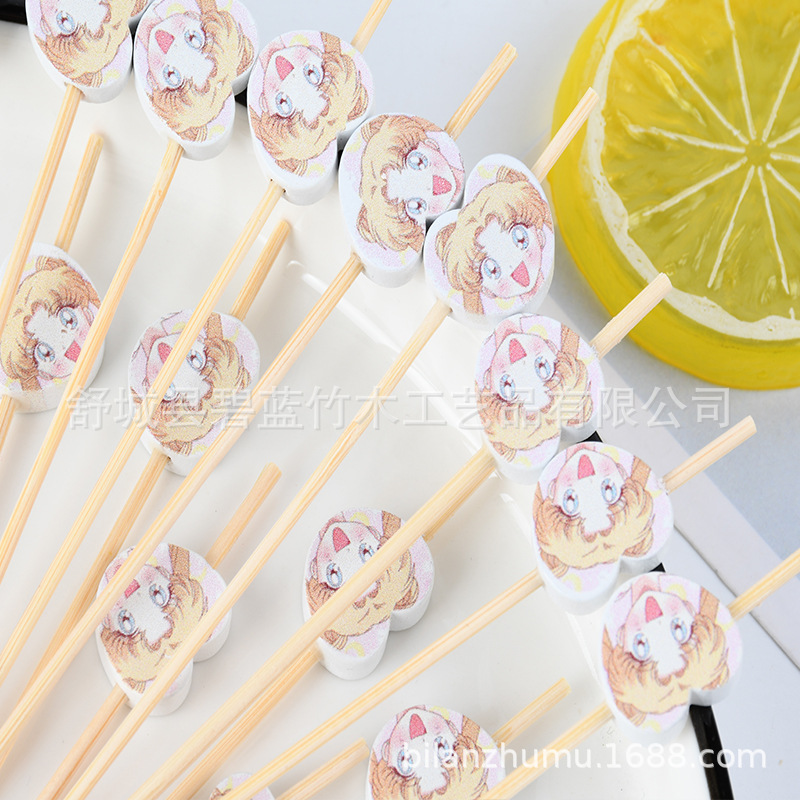 Inventario dibujos animados amor desechable bambú estilo etiqueta de vino horquilla de fruta decoración horquilla de fruta suministro de fábrica