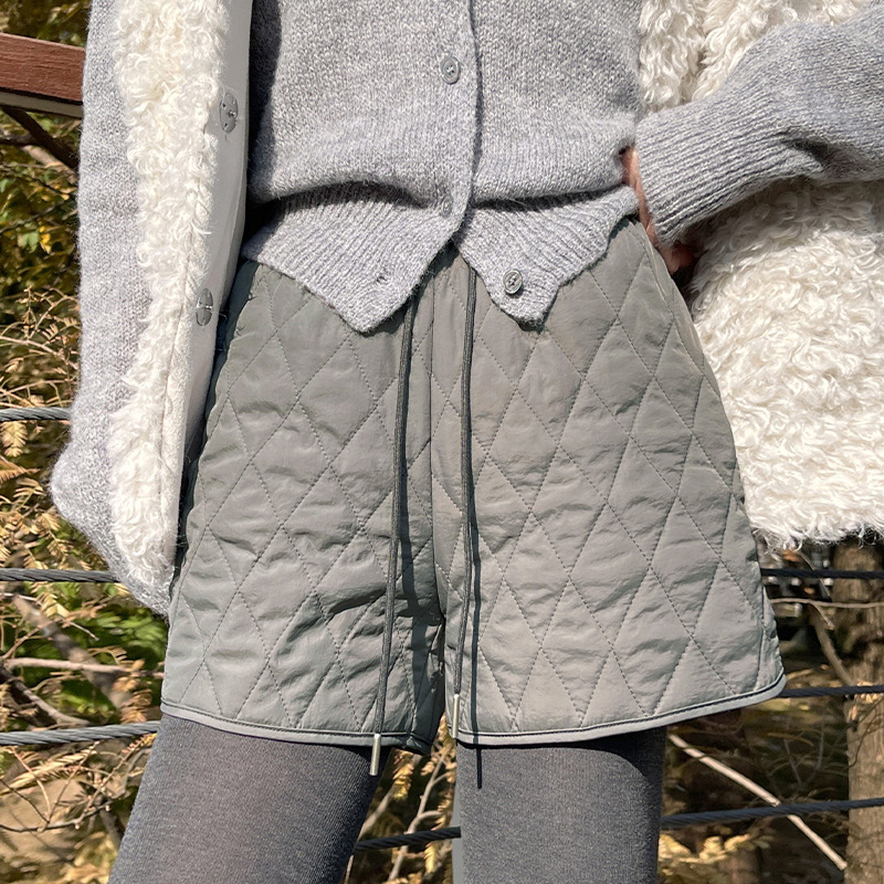 Diamond-Patterned Quilted Shorts for Women, Winter Thickened High-Waisted Drawstring Casual Boot Shorts for Petite Figures