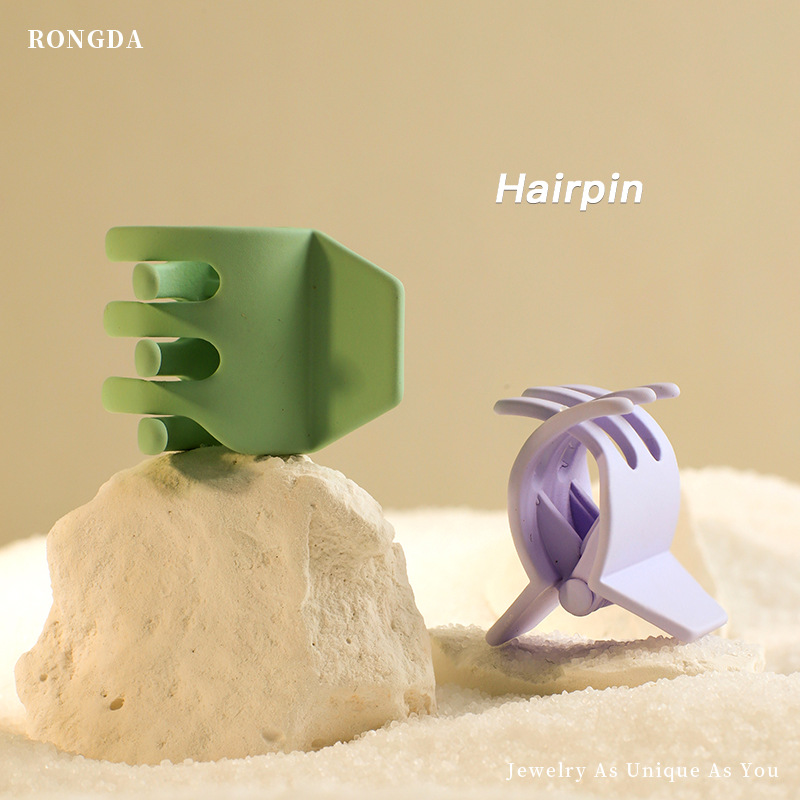 Simple Morandi Color Metal Mini Elegant Hairpin Girl Ponytail Curly Hairpin Shark Top Clip On The Back Of The Head