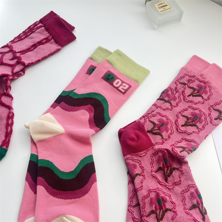 Women's Elegant Lady Color Block Cotton Crew Socks A Pair display picture 3