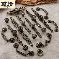 Медная длинная вытягивающая рука европейский стиль резьба imitation copper cabinet wardrobe pull hand round single-hole drawer pull ring pull hand