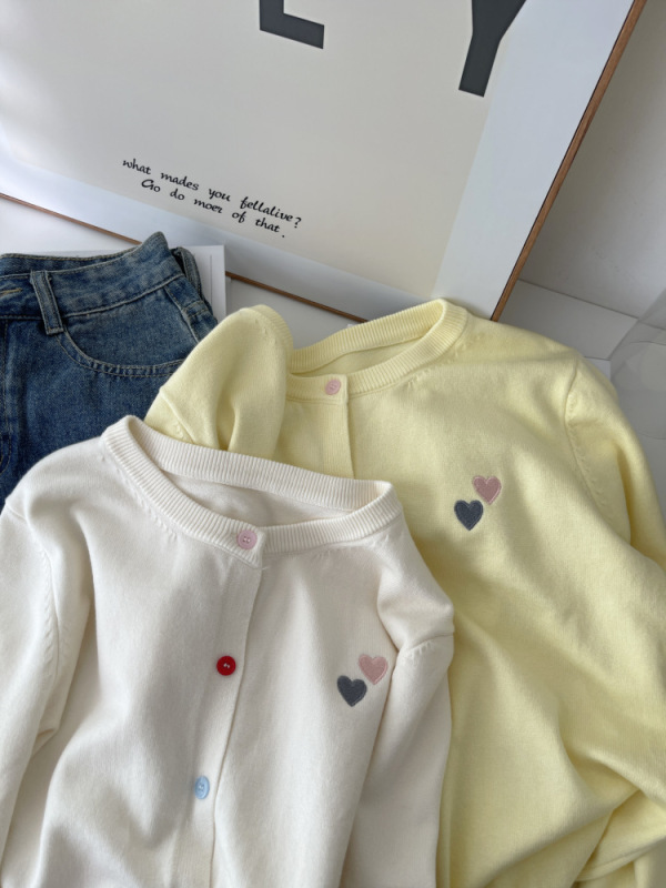 女性用の高級長袖ニットカーディガン、ファッショナブルな刺繍入り多用途セーター、シックなカラフルなボタントップ 6026|undefined
